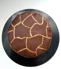 Charger l&#39;image dans la galerie, Gateau cru vegan Kintsugi
