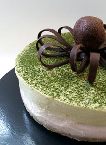 Simplicité et bien-être dans un gateau cru vegan matcha-mangue|Mademoiselle Truffe 